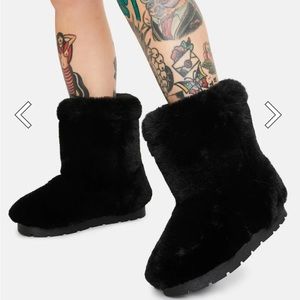 Fur boots